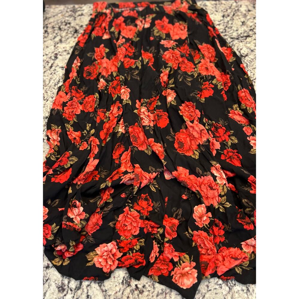 Torrid black rose high low Challis skirt size 0 - Picture 9 of 11